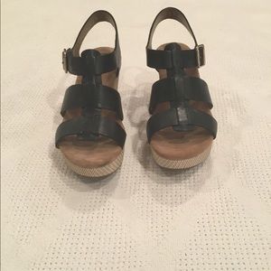 CLARKS SANDALS
